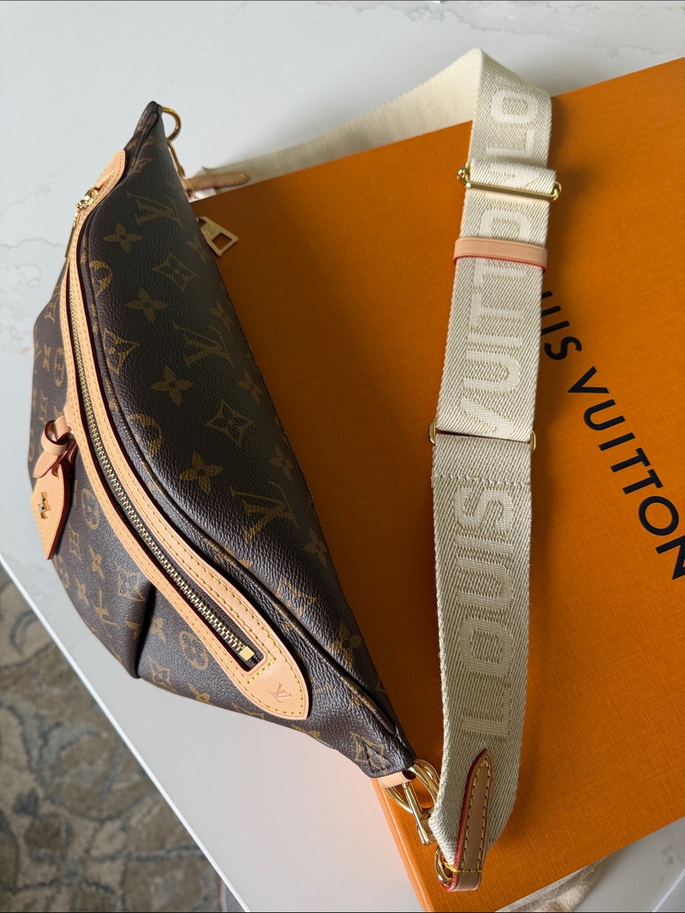 Louis Vuitton High rise Bumbag M46784 - Picture 4 of 13